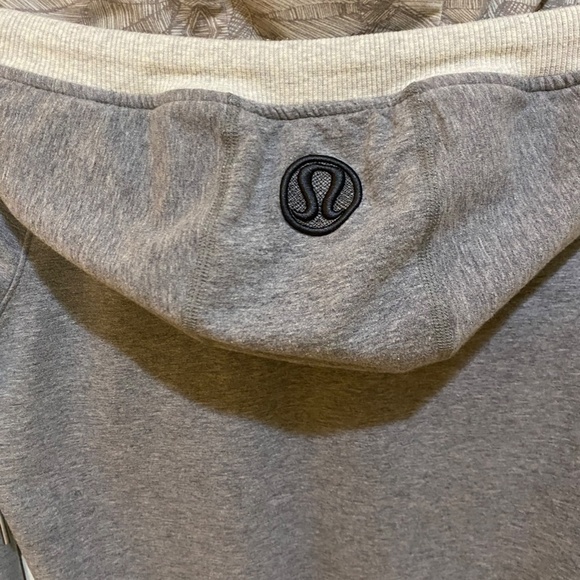 Lululemon- Zip up Hooded Jacket-Grey-Size 6 - Picture 7 of 10
